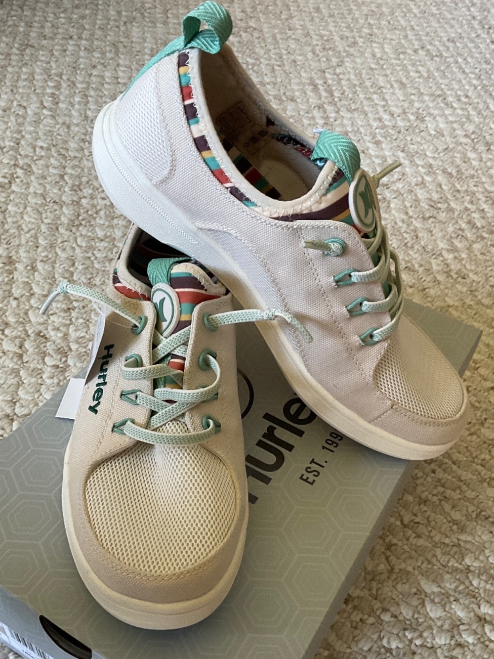 HURLEY Castaic Runners - women size 8